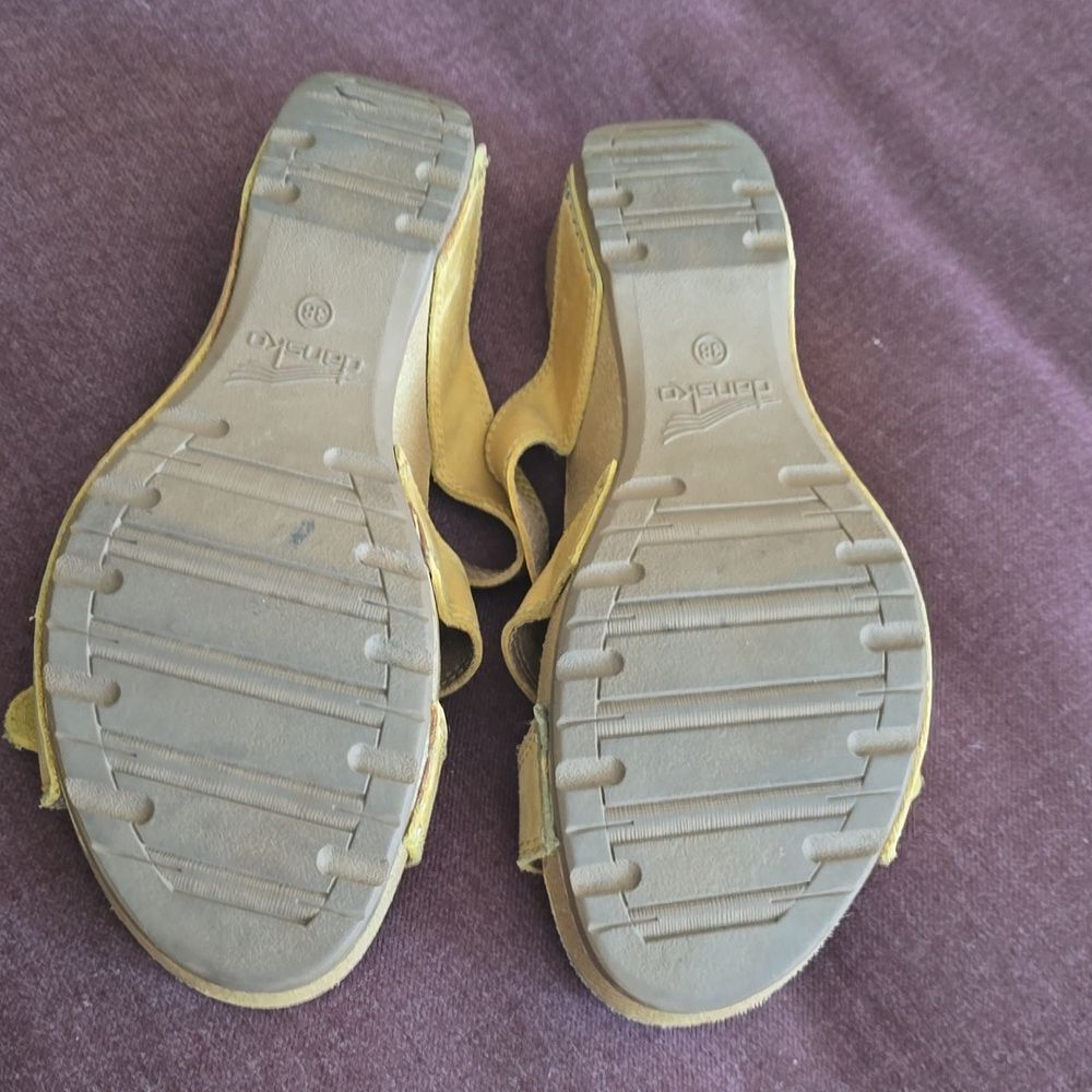 Dansko Tarin Yellow Leather Strappy Wedge Sandals Sz 38 US 8 Comfort - Picture 6 of 8